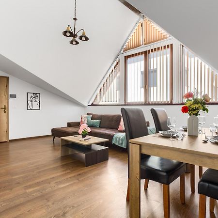 Ari Central Grand Apartments - Luxurious Stay Arad Kültér fotó