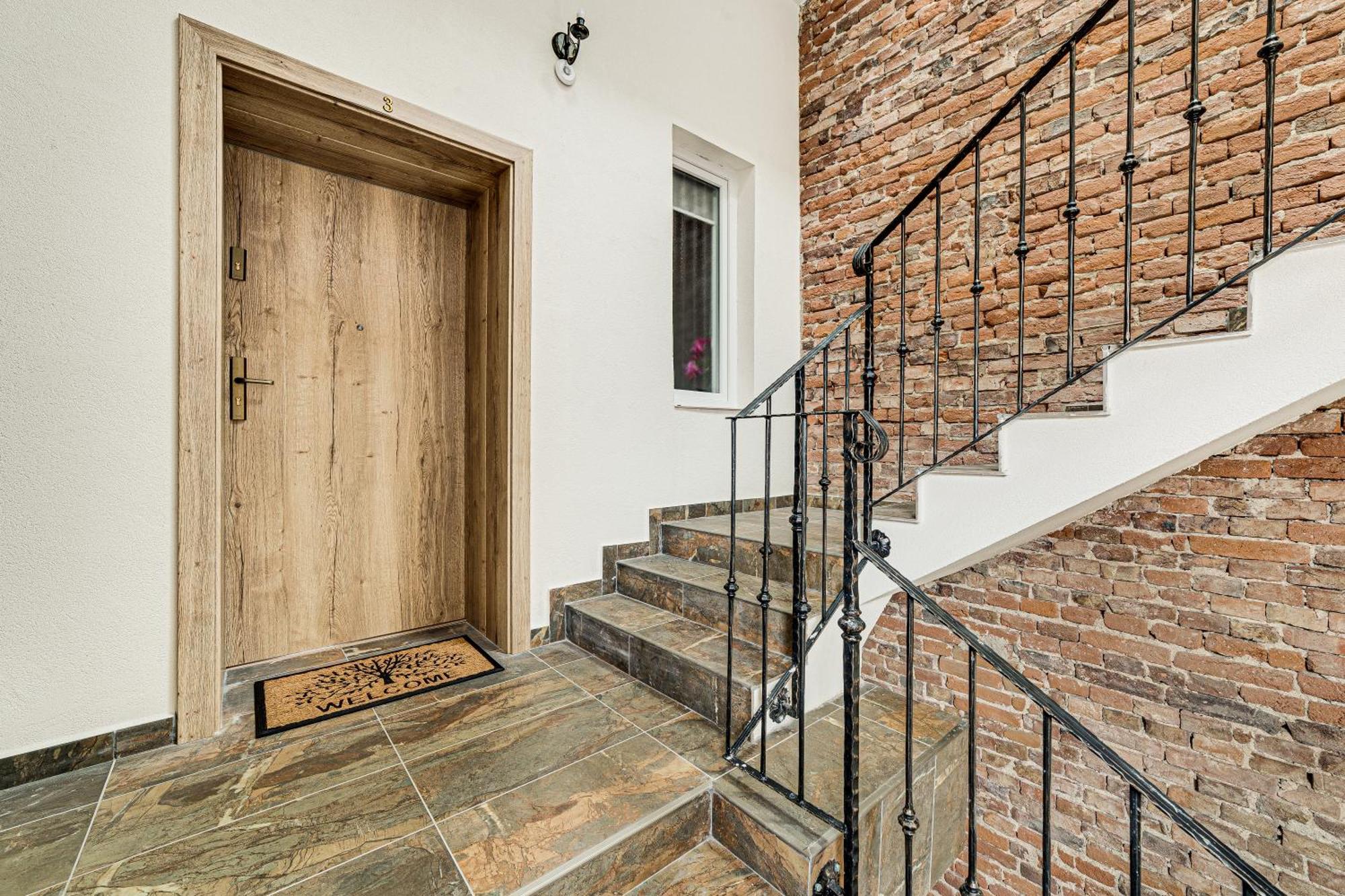 Ari Central Grand Apartments - Luxurious Stay Arad Kültér fotó